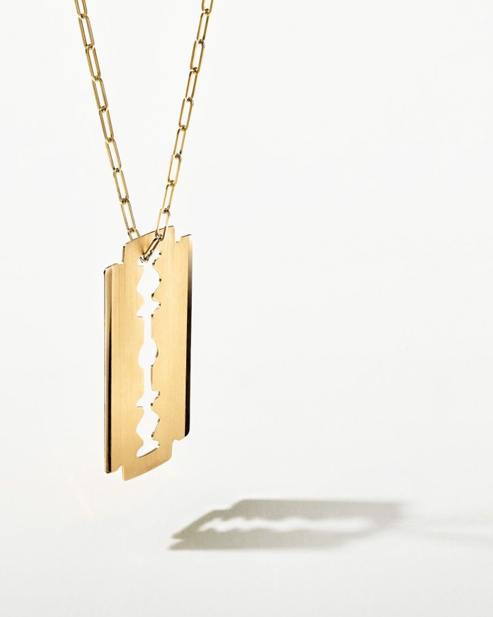 Lame de Rasoir necklace in yellow gold