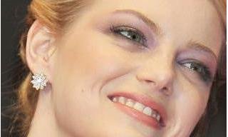 Van Cleef & Arpels worn by Emma Stone