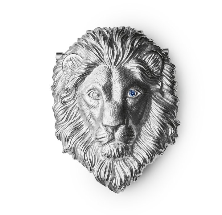 The Tribute to Zurich brooch, in white gold with a sapphire and a brilliant-cut diamond, is inspired by the lion on the city's coat of arms. Limited edition of five. ©Beyer