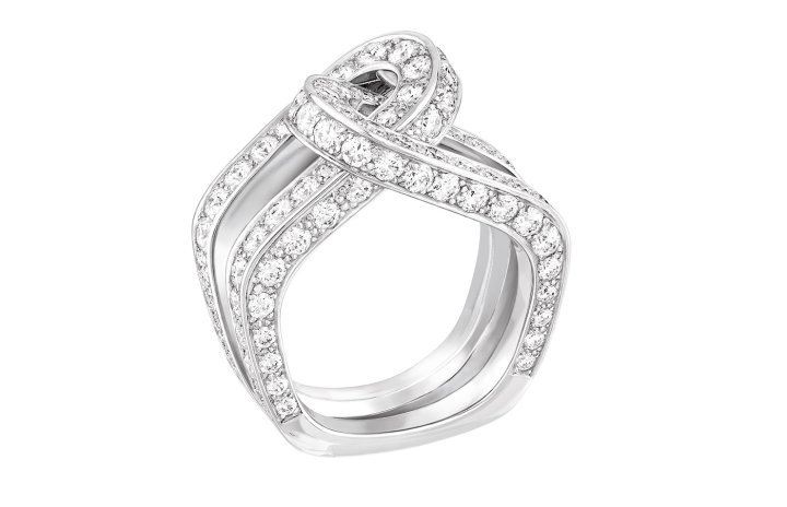 Maillon ring in white gold and diamonds