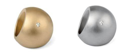 The collection “Marilyn” from Lehmann & Schmedding is presented in stainless steel and 18 carat yellow gold
