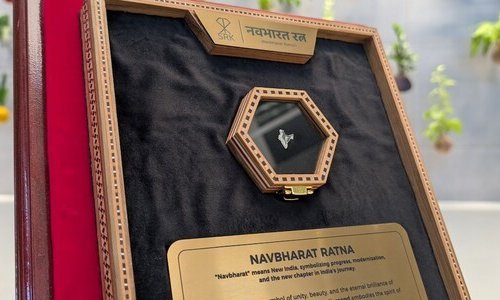 Natural Diamond “Navbharat Ratna” presented to Prime Minister Modi
