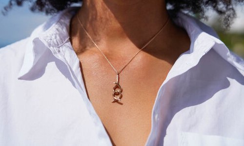 Adaïr fuses elegant jewellery with calming mechanical games