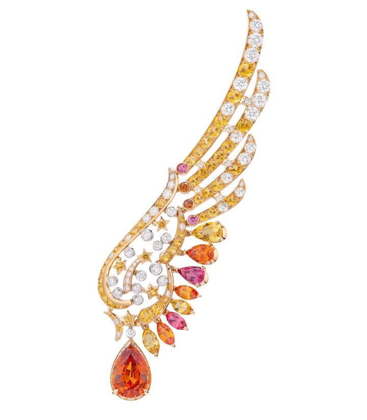 Sunny Days brooch in yellow gold, pink gold, platinum, natural polished diamonds, yellow sapphires, spessartite garnets, yellow beryl and pink spinels. One 13.19-carat pear-shaped garnet.