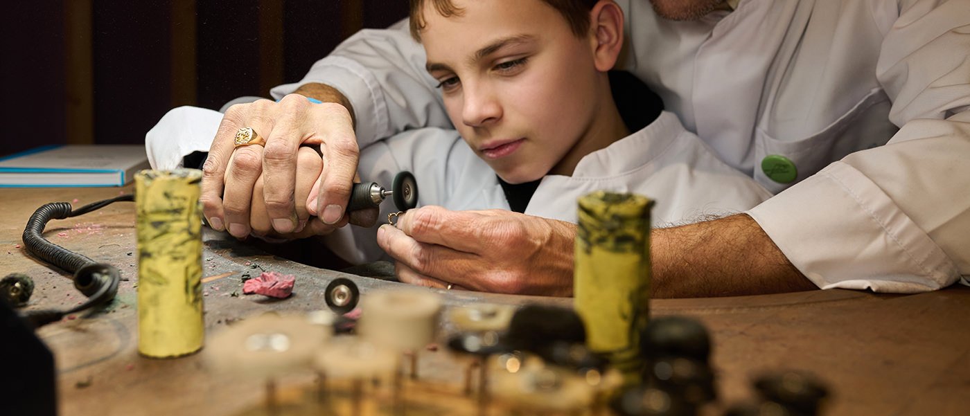 De Mains en Mains: handing down the skills of jewellery-making