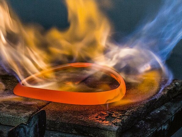 IsabelleFa Flix.Flex Collection: flexible 18K gold jewellery 
