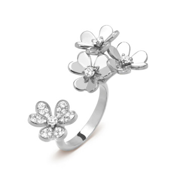 Frivole Between the Finger Ring