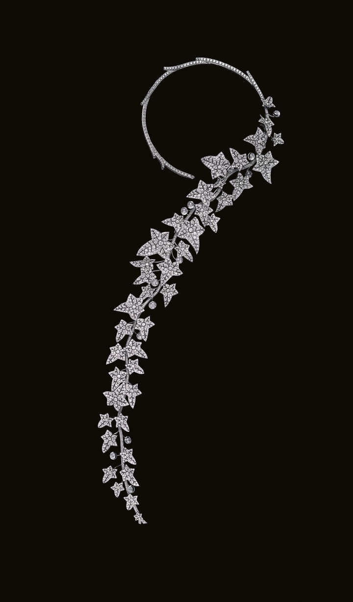 Boucheron Histoire de Style The Untamed Necklace (2026) The Question Mark necklace is recorded in 1879 in the Boucheron archives