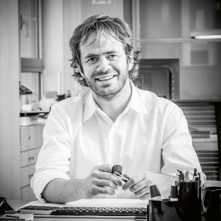 Jean-Jacques Taché is a specialist in exceptional stones.